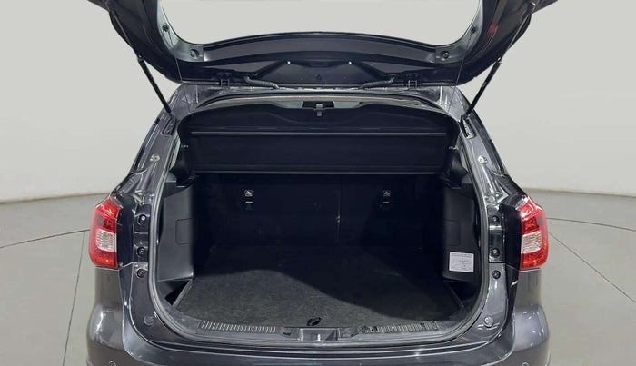 2018 Maruti S Cross ALPHA 1.3, Diesel, Manual, 79,525 km, Boot Inside