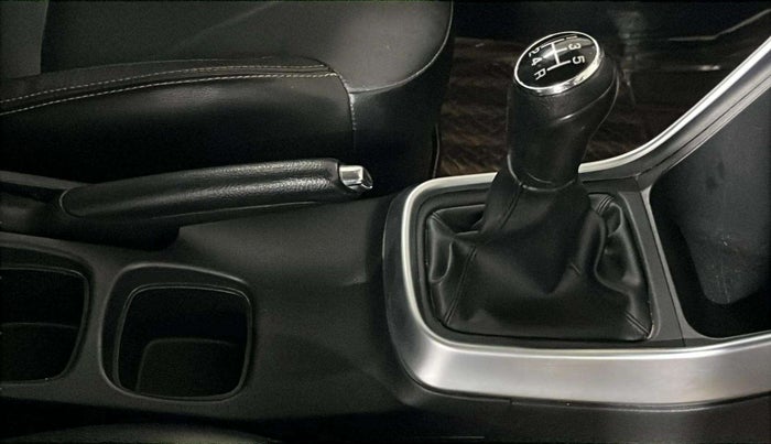 2018 Maruti S Cross ALPHA 1.3, Diesel, Manual, 79,525 km, Gear Lever