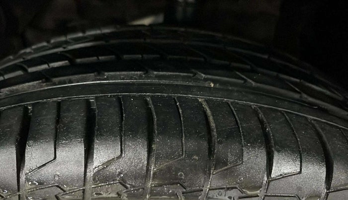 2018 Maruti S Cross ALPHA 1.3, Diesel, Manual, 79,525 km, Left Front Tyre Tread