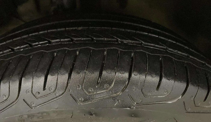 2020 Maruti XL6 ZETA MT, Petrol, Manual, 60,908 km, Left Front Tyre Tread