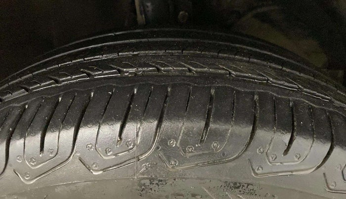 2020 Maruti XL6 ZETA MT, Petrol, Manual, 60,908 km, Right Front Tyre Tread