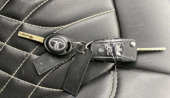 2021 Tata NEXON XMA PETROL, Petrol, Automatic, 58,184 km, Key Close Up