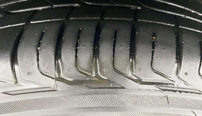2021 Tata NEXON XMA PETROL, Petrol, Automatic, 58,184 km, Left Front Tyre Tread