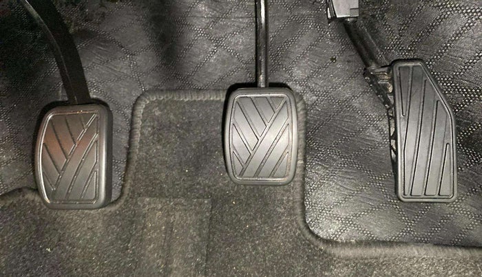 2021 Maruti Baleno ZETA PETROL 1.2, Petrol, Manual, 25,406 km, Pedals