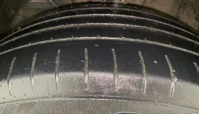 2021 Maruti Baleno ZETA PETROL 1.2, Petrol, Manual, 25,406 km, Left Front Tyre Tread