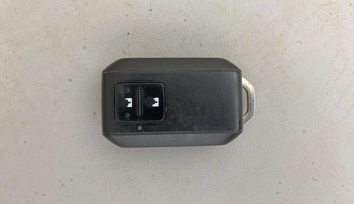 2021 Maruti Baleno ZETA PETROL 1.2, Petrol, Manual, 25,406 km, Key Close Up