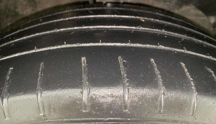 2021 Maruti Baleno ZETA PETROL 1.2, Petrol, Manual, 25,406 km, Right Front Tyre Tread