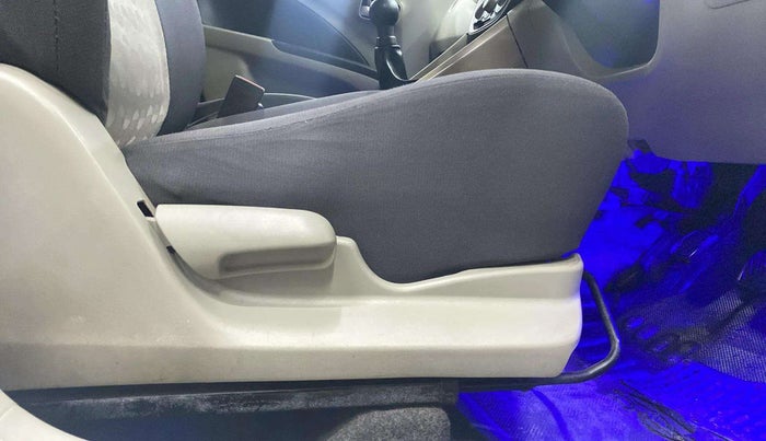 2014 Maruti Celerio VXI, Petrol, Manual, 50,940 km, Driver Side Adjustment Panel