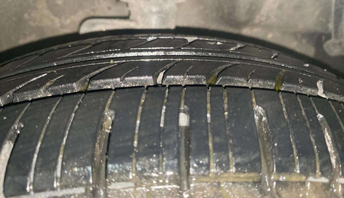2014 Maruti Celerio VXI, Petrol, Manual, 50,940 km, Right Front Tyre Tread