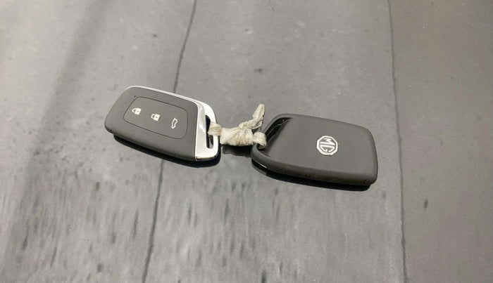 2023 MG HECTOR SAVVY PRO 1.5 TURBO CVT PETROL, Petrol, Automatic, 38,005 km, Key Close Up