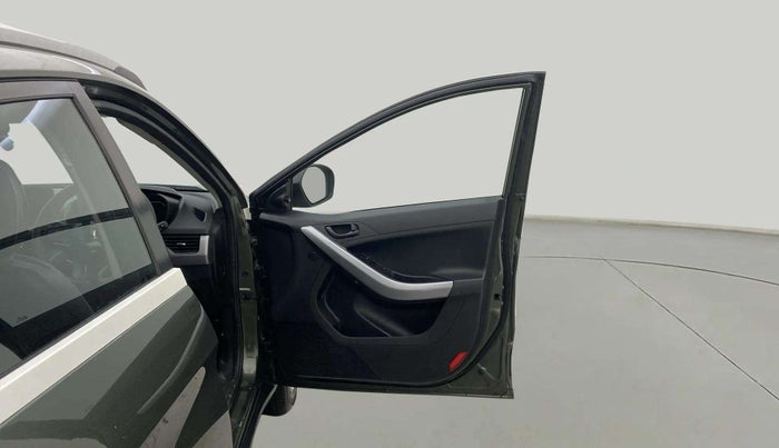 2022 Tata NEXON XM SUNROOF PETROL, Petrol, Manual, 31,588 km, RHS Front Door