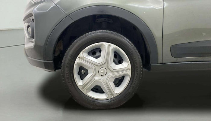 2022 Tata NEXON XM SUNROOF PETROL, Petrol, Manual, 31,588 km, Left Front Wheel