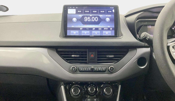 2022 Tata NEXON XM SUNROOF PETROL, Petrol, Manual, 31,588 km, Air Conditioner