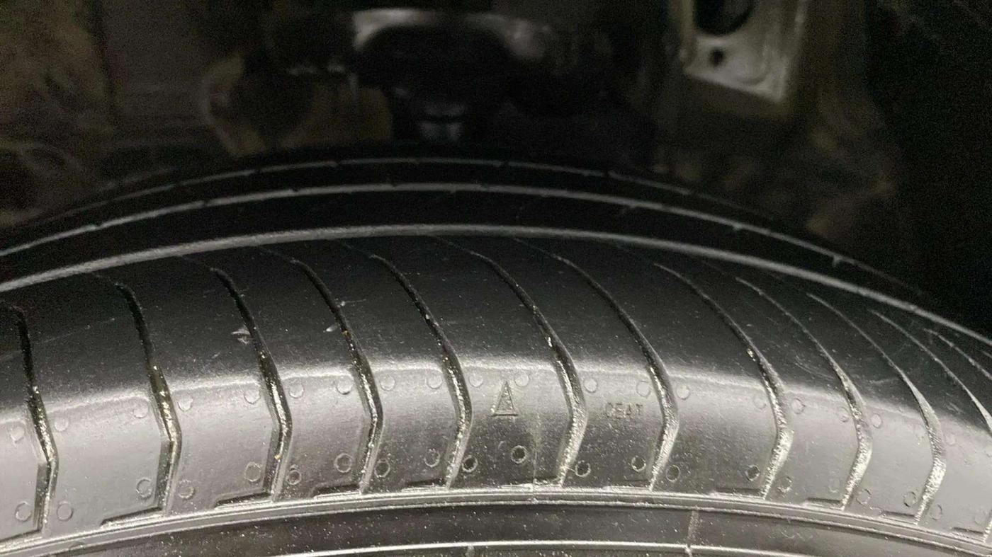 2021 Hyundai ALCAZAR PLATINUM 1.5 MT 7STR, Diesel, Manual, 56,459 km, Left Front Tyre Tread