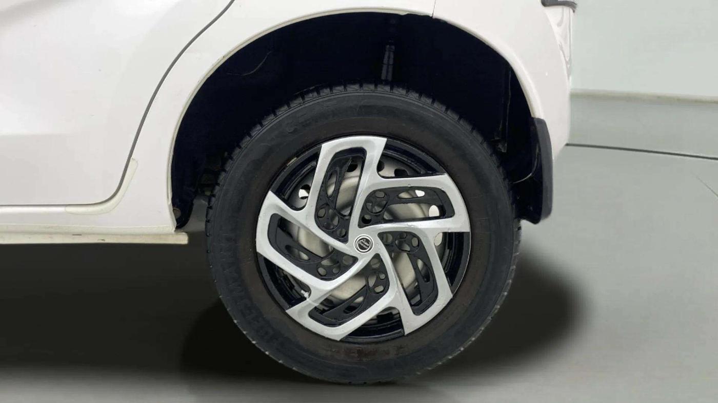 2021 Datsun Redi Go A, Petrol, Manual, 23,298 km, Left Rear Wheel