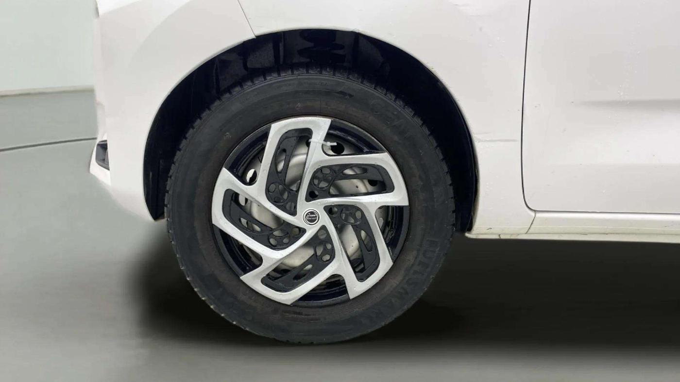 2021 Datsun Redi Go A, Petrol, Manual, 23,298 km, Left Front Wheel