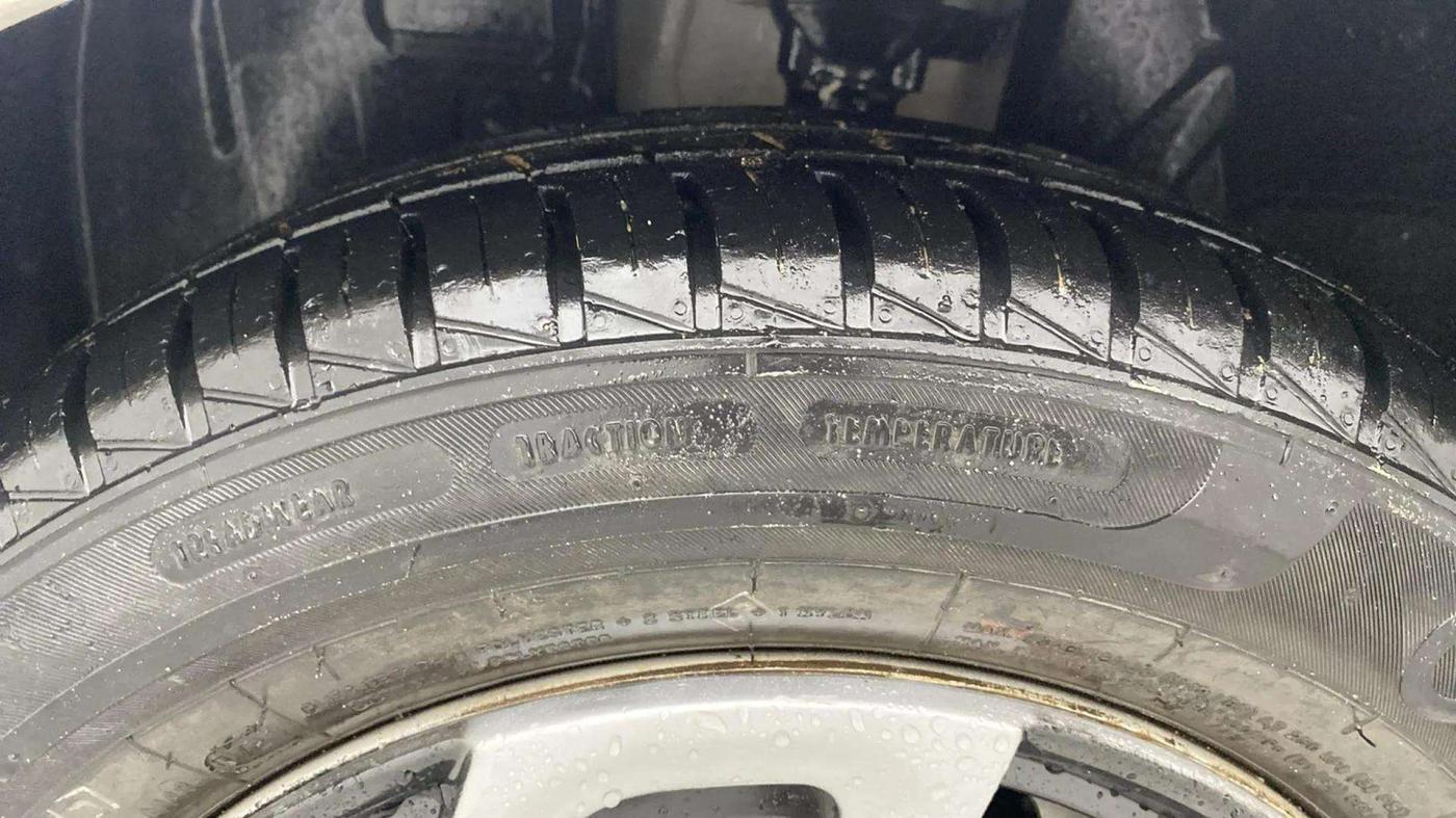2021 Datsun Redi Go A, Petrol, Manual, 23,298 km, Left Front Tyre Tread