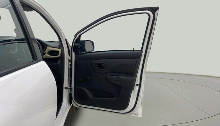 2021 Datsun Redi Go A, Petrol, Manual, 22,756 km, RHS Front Door