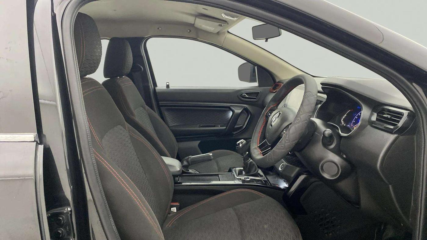 2022 Renault Kiger RXZ MT, Petrol, Manual, 80,300 km, Right Side Front Door Cabin