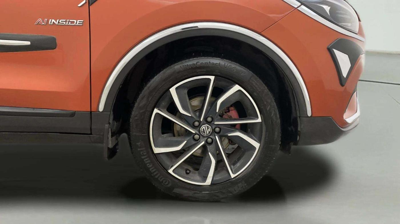 2022 MG ASTOR SAVVY 1.3 TURBO AT S RED, Petrol, Automatic, 17,486 km, Right Front Wheel