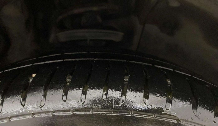 2022 MG ASTOR SAVVY 1.3 TURBO AT S RED, Petrol, Automatic, 17,486 km, Right Front Tyre Tread