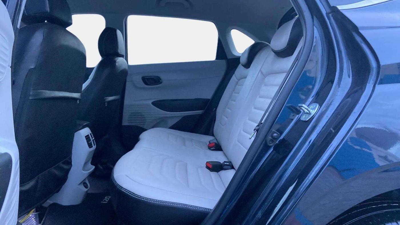 2023 Hyundai NEW I20 Sportz 1.2 IVT, Petrol, Automatic, 15,005 km, Right Side Rear Door Cabin