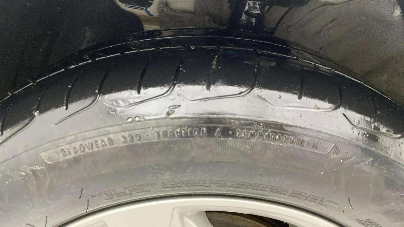 2023 Hyundai Verna S MT 1.5 MPI, Petrol, Manual, 30,618 km, Left Front Tyre Tread