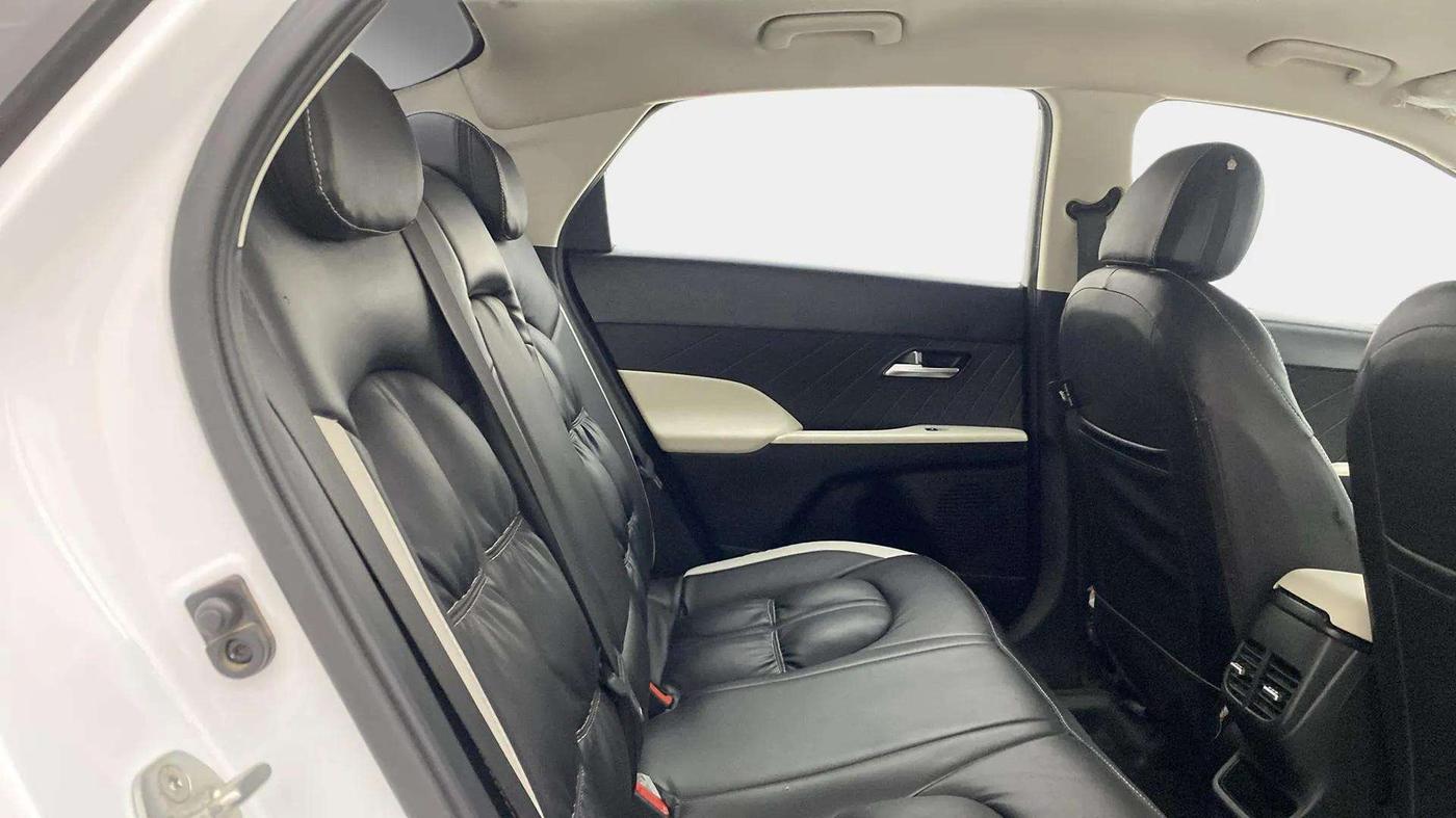 2023 Hyundai Verna S MT 1.5 MPI, Petrol, Manual, 30,618 km, Right Side Rear Door Cabin