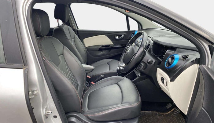 2019 Renault Captur PLATINE DIESEL DUAL TONE, Diesel, Manual, 86,193 km, Right Side Front Door Cabin