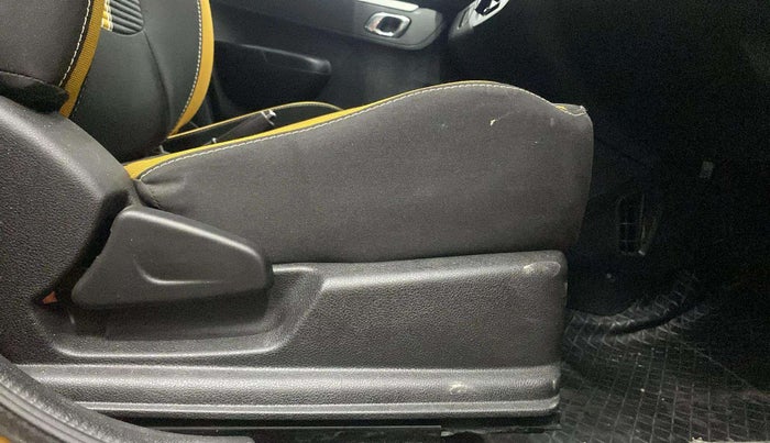 2022 Renault Kwid CLIMBER AMT 1.0, Petrol, Automatic, 4,757 km, Driver Side Adjustment Panel