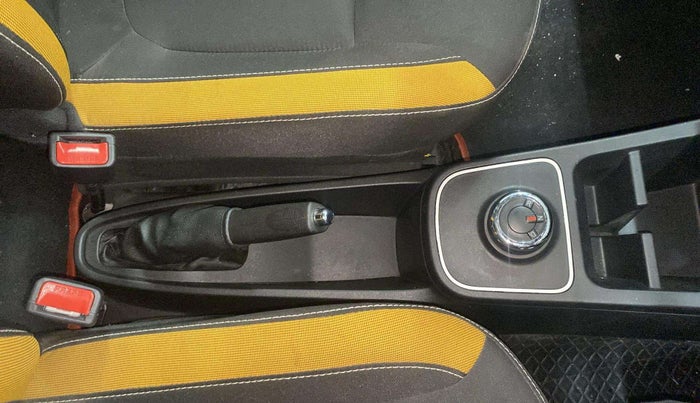 2022 Renault Kwid CLIMBER AMT 1.0, Petrol, Automatic, 4,757 km, Gear Lever