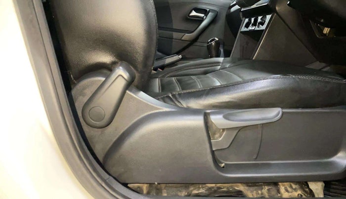 2019 Volkswagen Polo TRENDLINE 1.0L, Petrol, Manual, 75,365 km, Driver Side Adjustment Panel