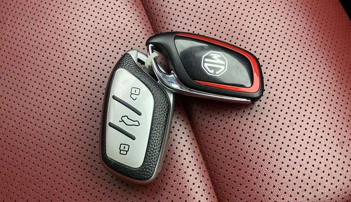 2022 MG ASTOR SAVVY 1.3 TURBO AT S RED, Petrol, Automatic, 17,378 km, Key Close Up