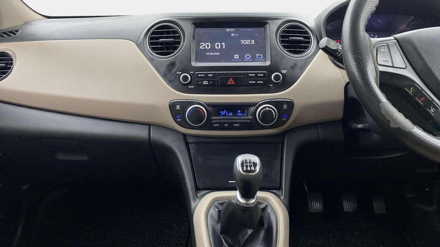 2019 Hyundai Xcent SX 1.2 (O), Petrol, Manual, 70,667 km, Air Conditioner
