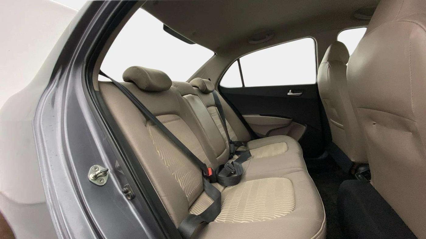 2019 Hyundai Xcent SX 1.2 (O), Petrol, Manual, 70,667 km, Right Side Rear Door Cabin