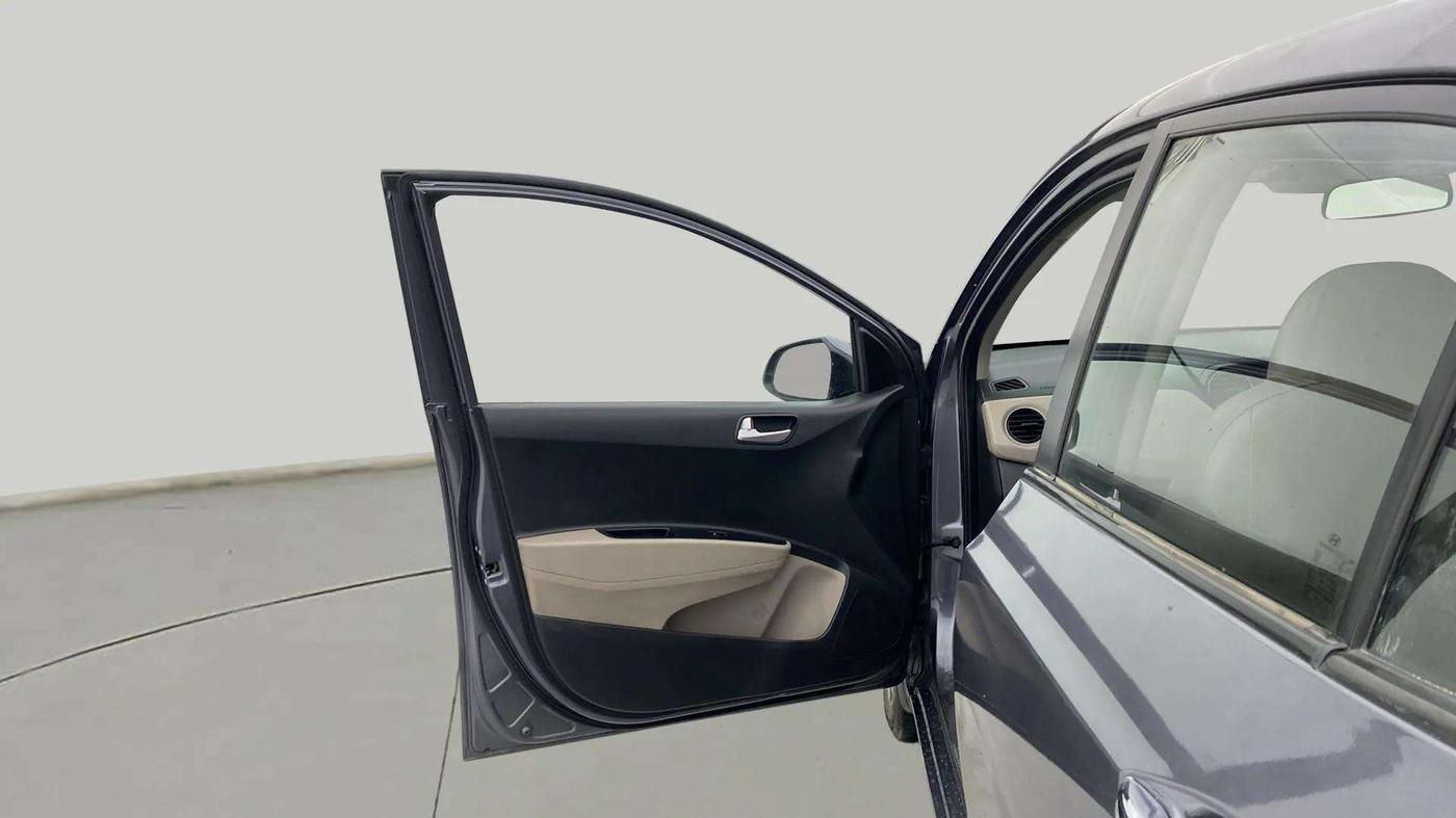 2019 Hyundai Xcent SX 1.2 (O), Petrol, Manual, 70,667 km, LHS Front Door