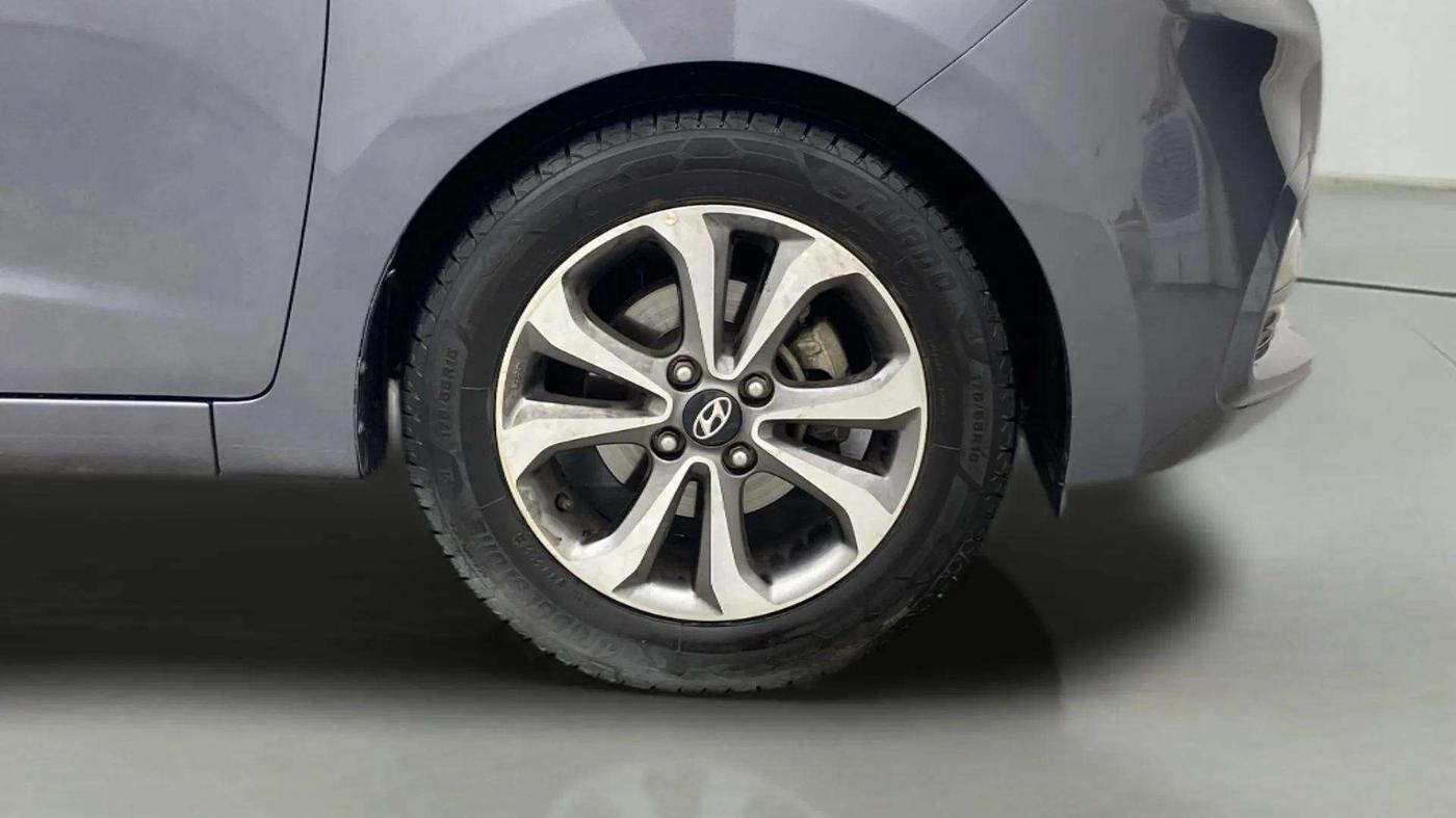 2019 Hyundai Xcent SX 1.2 (O), Petrol, Manual, 70,667 km, Right Front Wheel