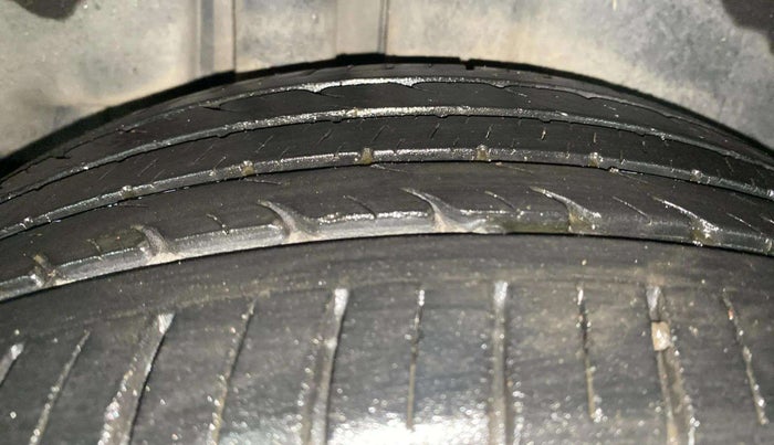 2020 Maruti Ciaz ALPHA  AT 1.5 SHVS PETROL, Petrol, Automatic, 28,334 km, Right Rear Tyre Tread