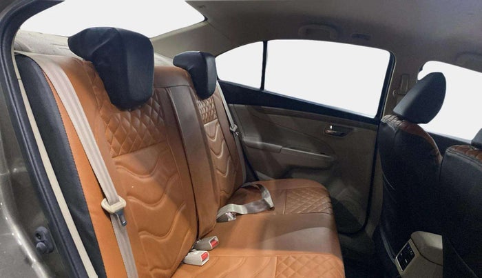 2020 Maruti Ciaz ALPHA  AT 1.5 SHVS PETROL, Petrol, Automatic, 28,334 km, Right Side Rear Door Cabin