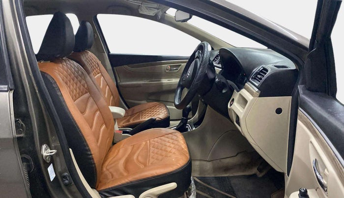 2020 Maruti Ciaz ALPHA  AT 1.5 SHVS PETROL, Petrol, Automatic, 28,334 km, Right Side Front Door Cabin
