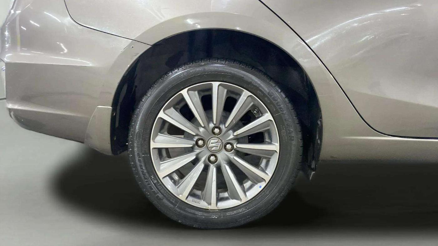 2020 Maruti Ciaz ALPHA  AT 1.5 SHVS PETROL, Petrol, Automatic, 28,334 km, Right Rear Wheel