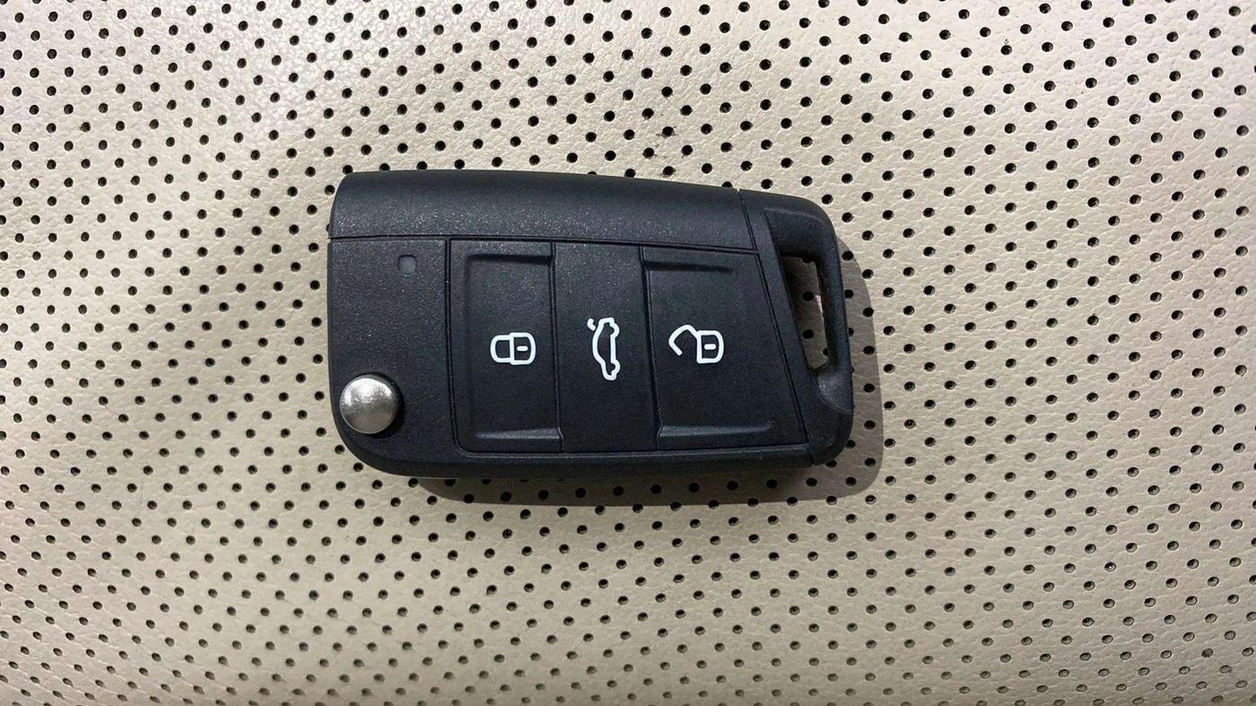 2022 Volkswagen VIRTUS TOPLINE TSI 1.0 AT, Petrol, Automatic, 34,463 km, Key Close Up