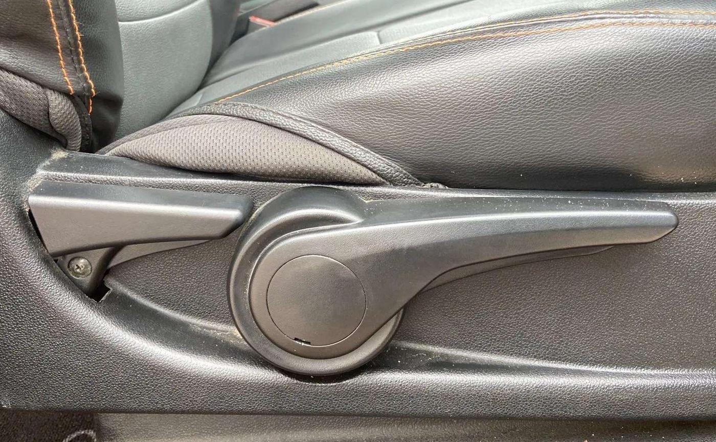 2016 Tata Tiago XZ PETROL, Petrol, Manual, 37,167 km, Driver Side Adjustment Panel