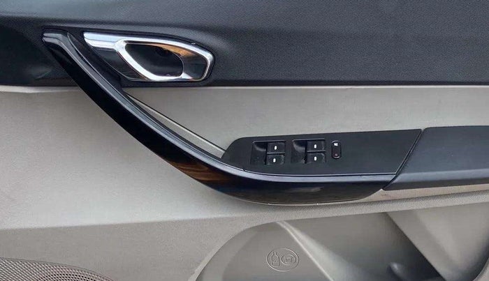 2016 Tata Tiago XZ PETROL, Petrol, Manual, 37,135 km, Driver Side Door Panels Control