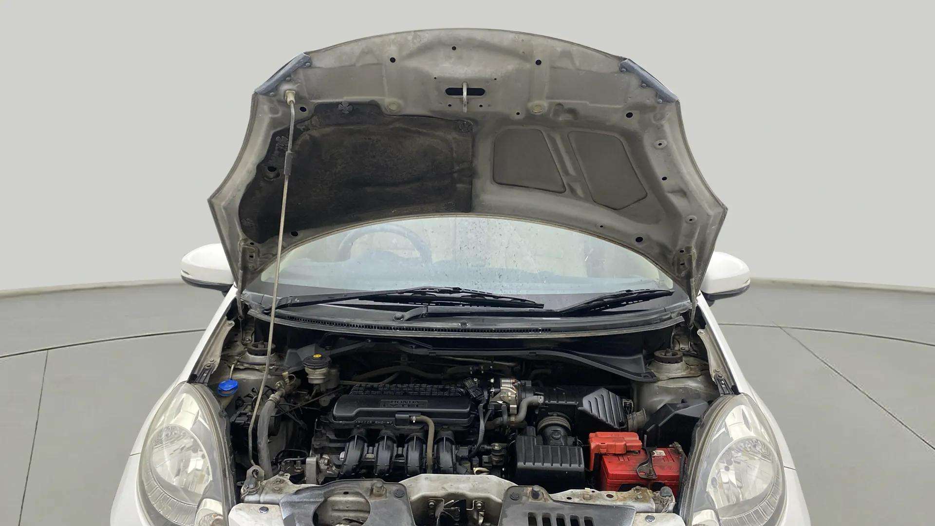 Engine-Full-View-With-Bonnet-Open-13