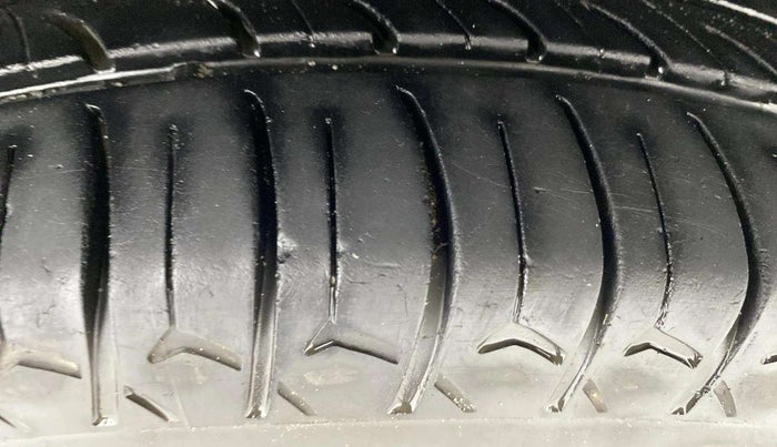 2015 Datsun Go Plus T, Petrol, Manual, 67,210 km, Right Front Tyre Tread