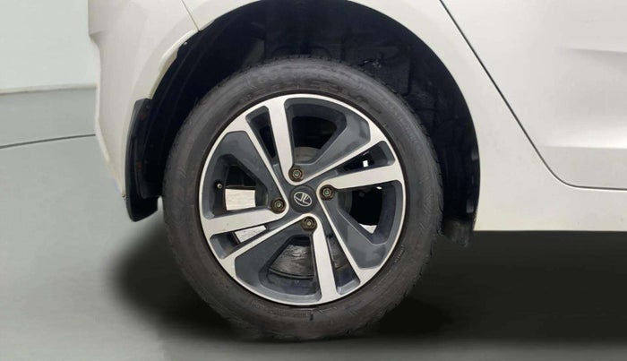 2022 Tata ALTROZ XM PLUS DIESEL, Diesel, Manual, 43,838 km, Right Rear Wheel
