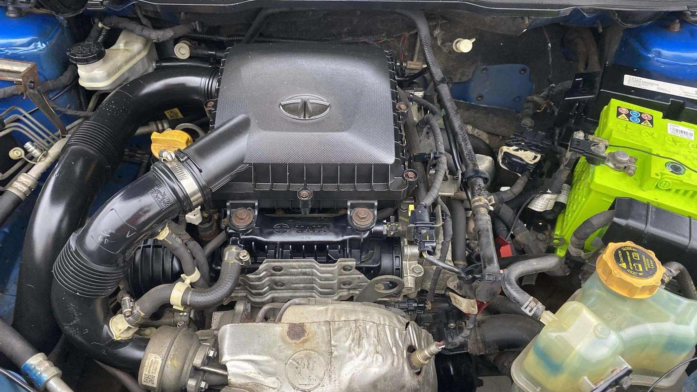 2020 Tata NEXON XM SUNROOF PETROL, Petrol, Manual, 93,067 km, Engine View