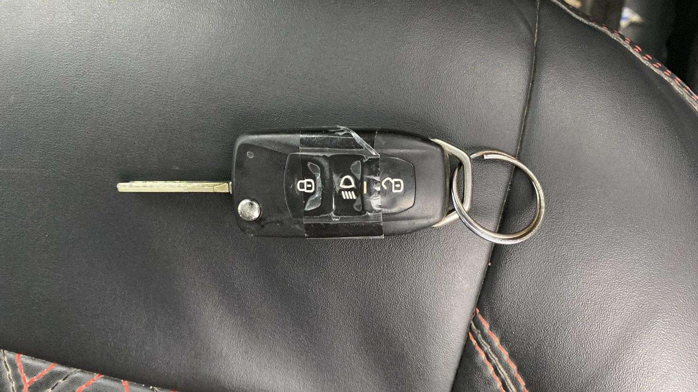 2020 Tata NEXON XM SUNROOF PETROL, Petrol, Manual, 93,067 km, Key Close Up