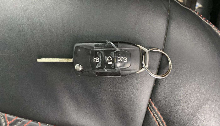 2020 Tata NEXON XM SUNROOF PETROL, Petrol, Manual, 92,504 km, Key Close Up